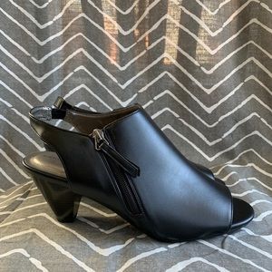 Bandolino NWOT sling back
